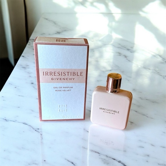 NIB- Givenchy Irresistible Rose Velvet  E D P- 8ML/.27FL OZ MINI - Picture 1 of 4